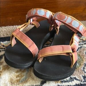 Teva Sandals Size 7 Women